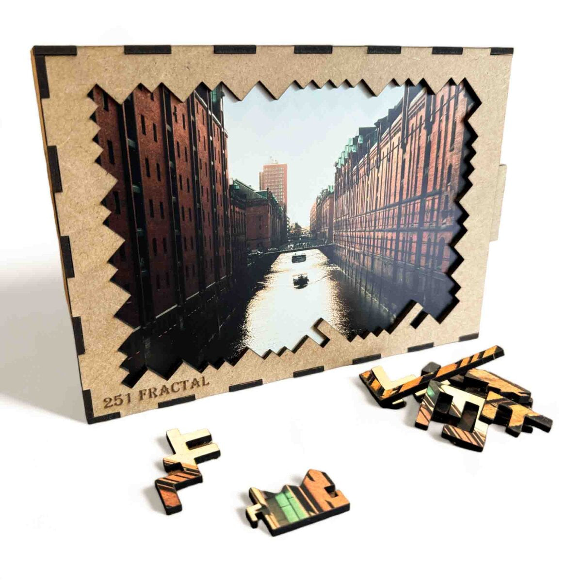 elbPUZZLE No. 24 - Speicherstadt - Fractale Edition 289 Teile L