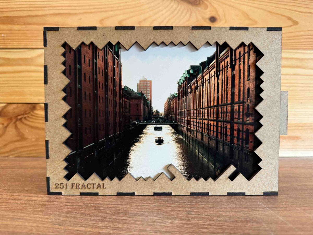 elbPUZZLE No. 24 - Speicherstadt - Fractale Edition 289 Teile L