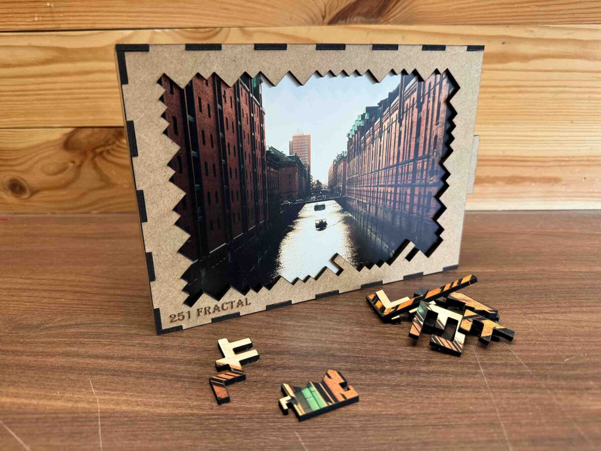 elbPUZZLE No. 24 - Speicherstadt - Fractale Edition 289 Teile L