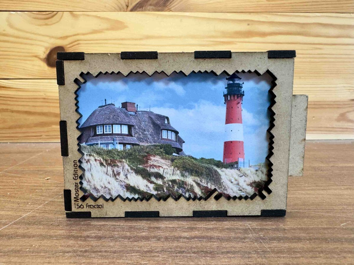 elbPUZZLE No. 02 - Leuchtturm Hörnum - Fractale Edition S Master (156 Teile)