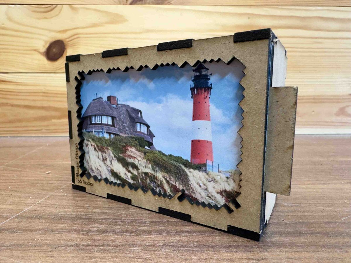 elbPUZZLE No. 02 - Leuchtturm Hörnum - Fractale Edition S Master (156 Teile)