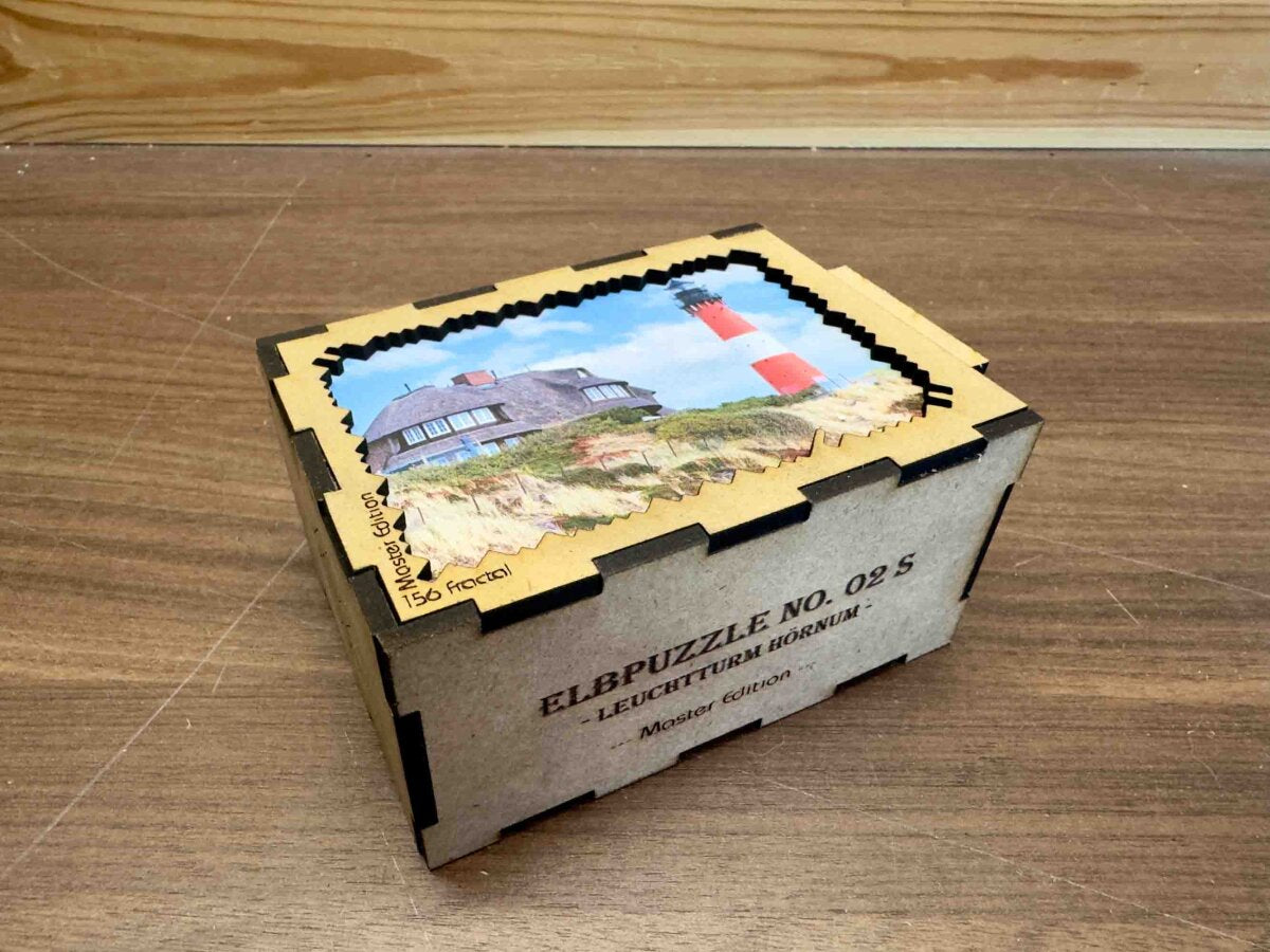 elbPUZZLE No. 02 - Leuchtturm Hörnum - Fractale Edition S Master (156 Teile)