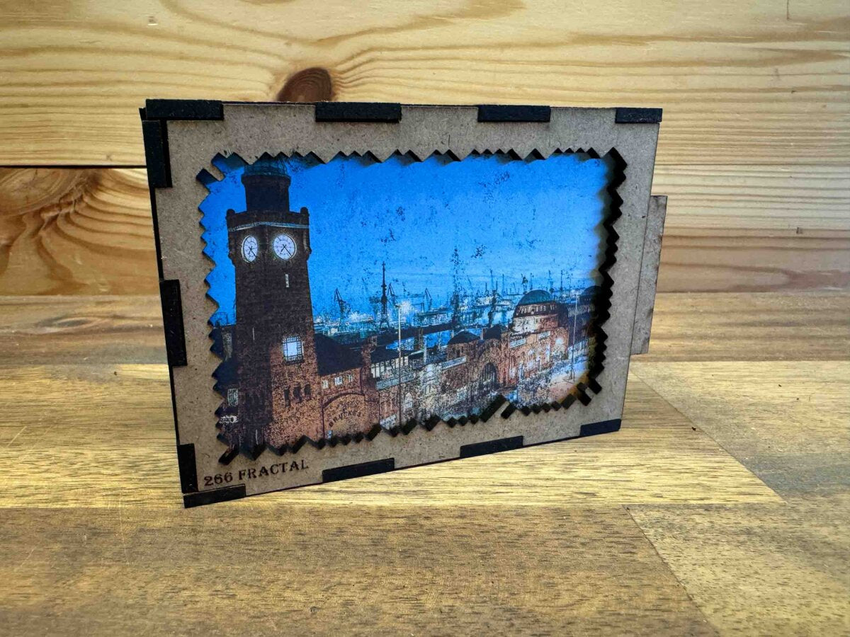 elbPUZZLE No. 01 - St.Pauli Landungsbrücken - Fractale Edition S / Ultimo /15x21 cm / 266 Teile
