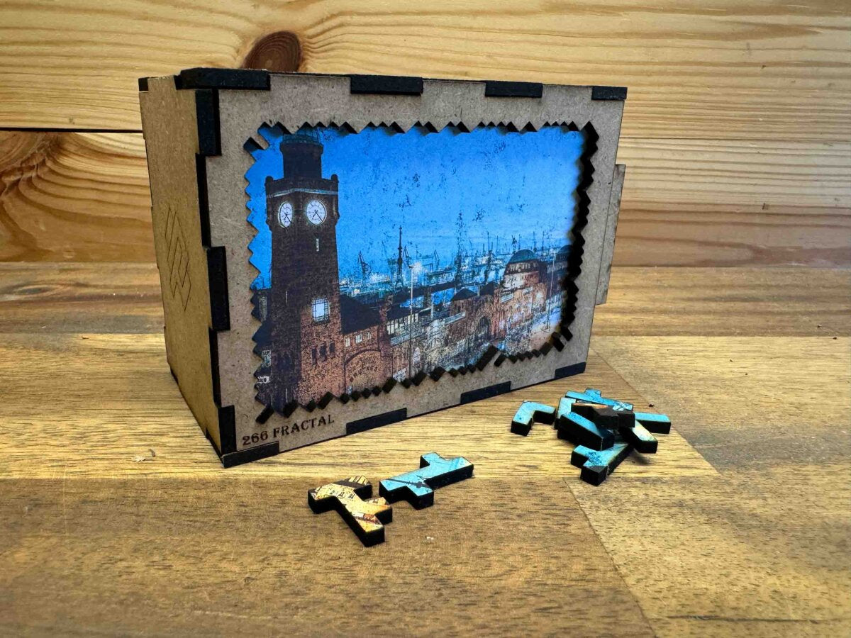 elbPUZZLE No. 01 - St.Pauli Landungsbrücken - Fractale Edition S / Ultimo /15x21 cm / 266 Teile