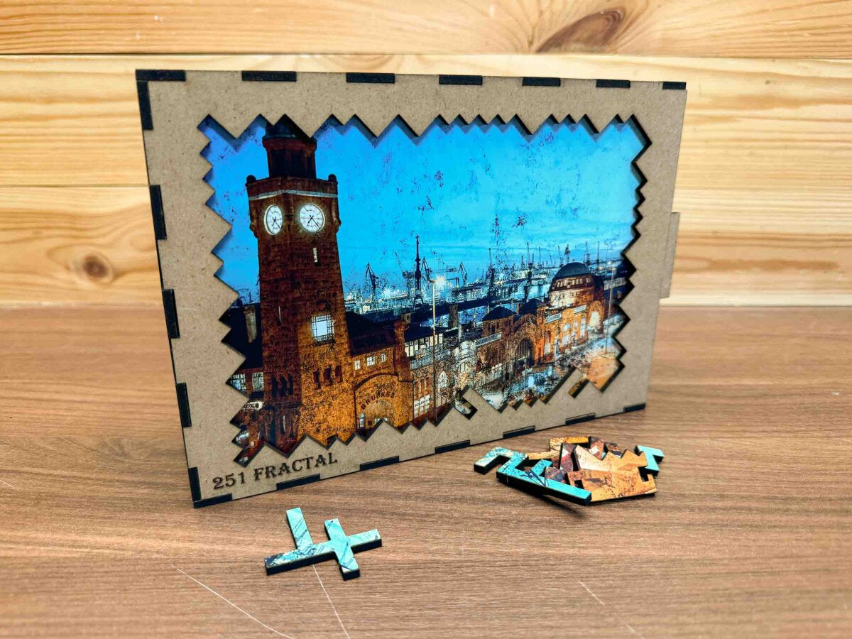 elbPUZZLE No. 01 - St.Pauli Landungsbrücken - Fractale Edition L / Standard / 28x40 cm / 333 Teile