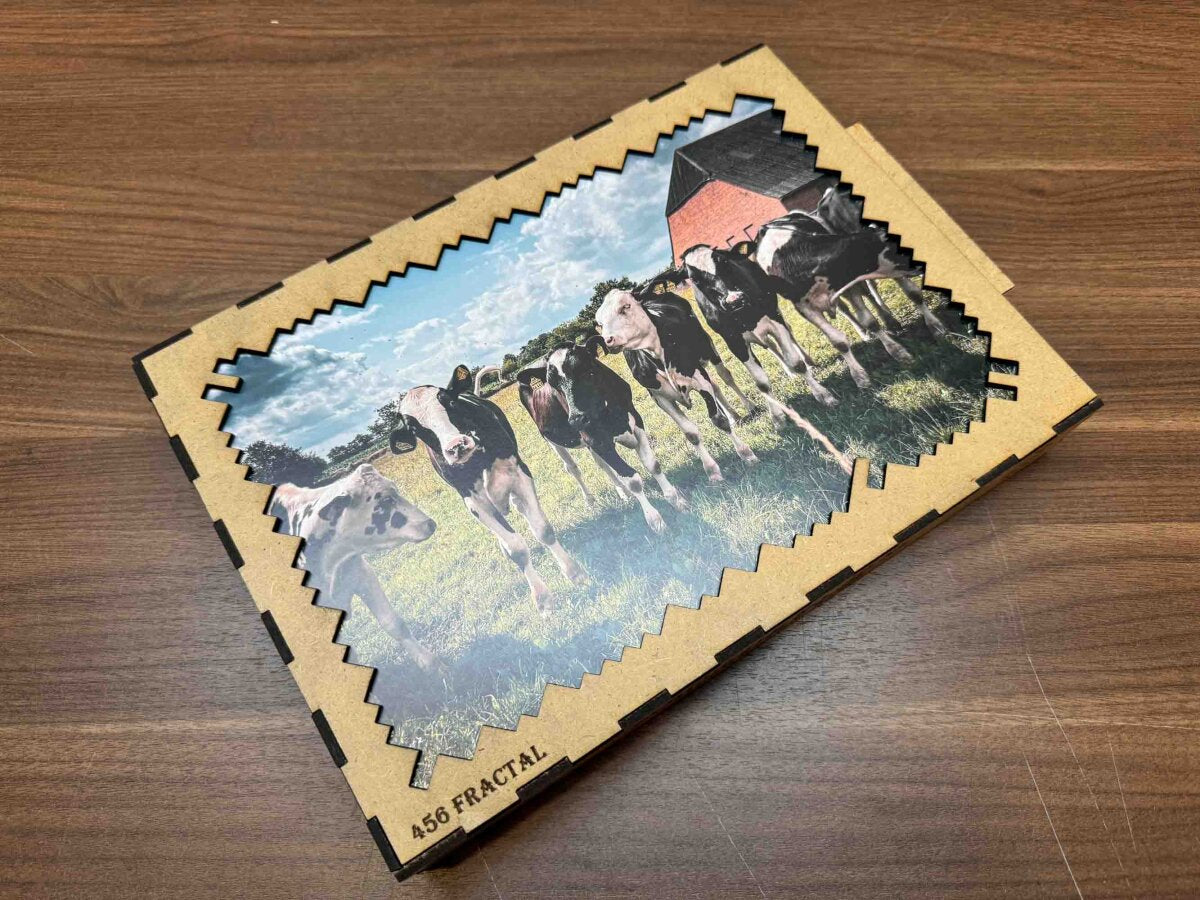 elbPUZZLE No. 30 - Tierwelten: Kühe - Fractale Edition / Standard / 36x49 cm / 461 Teile