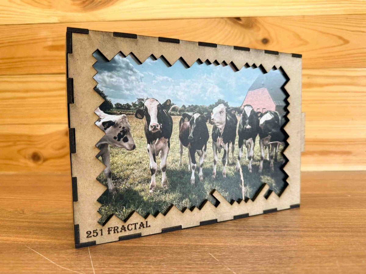 elbPUZZLE No. 30 - Tierwelten: Kühe - Fractale Edition / Standard / 28x40 cm / 333 Teile