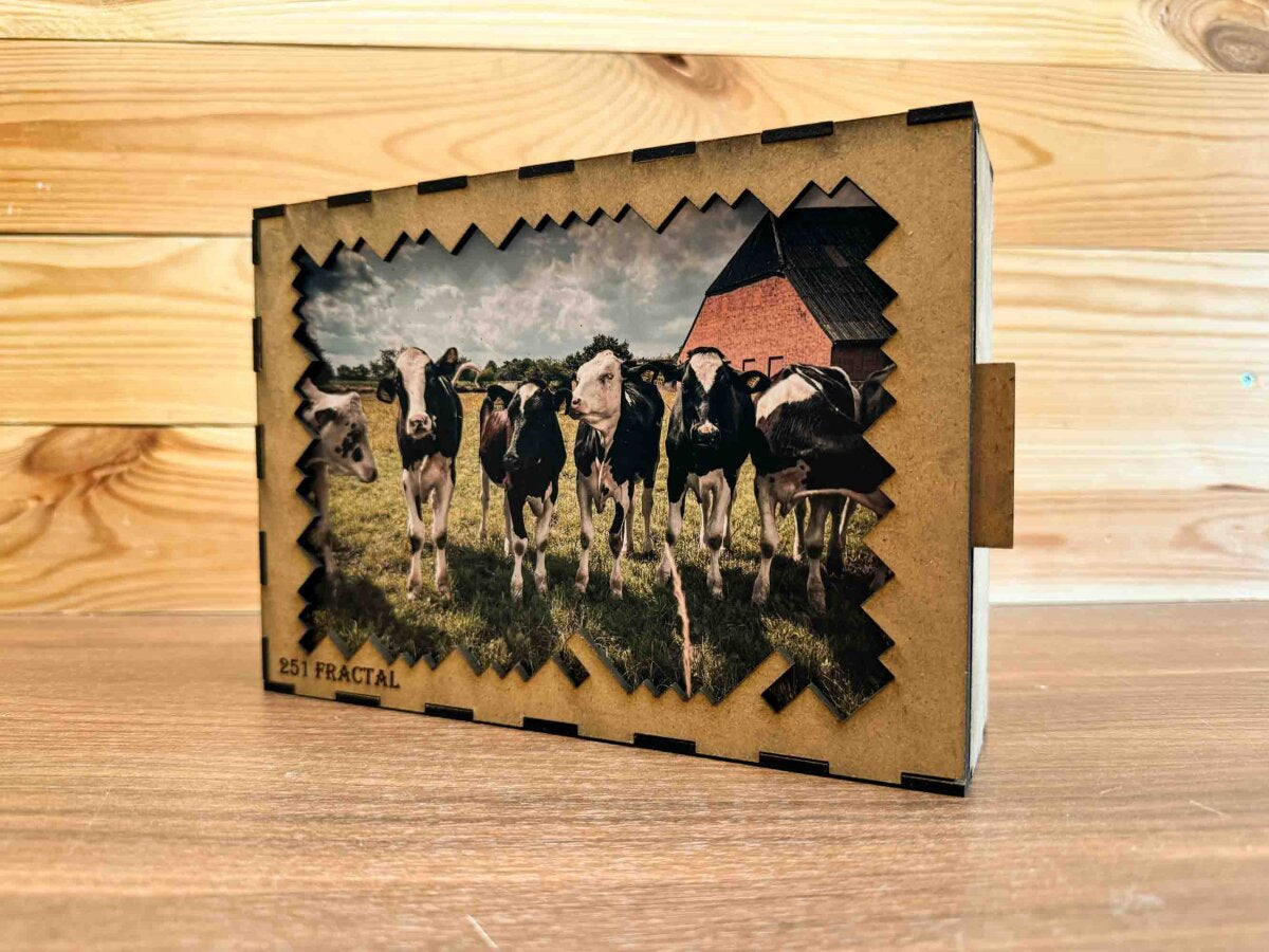 elbPUZZLE No. 30 - Tierwelten: Kühe - Fractale Edition / Standard / 28x40 cm / 333 Teile