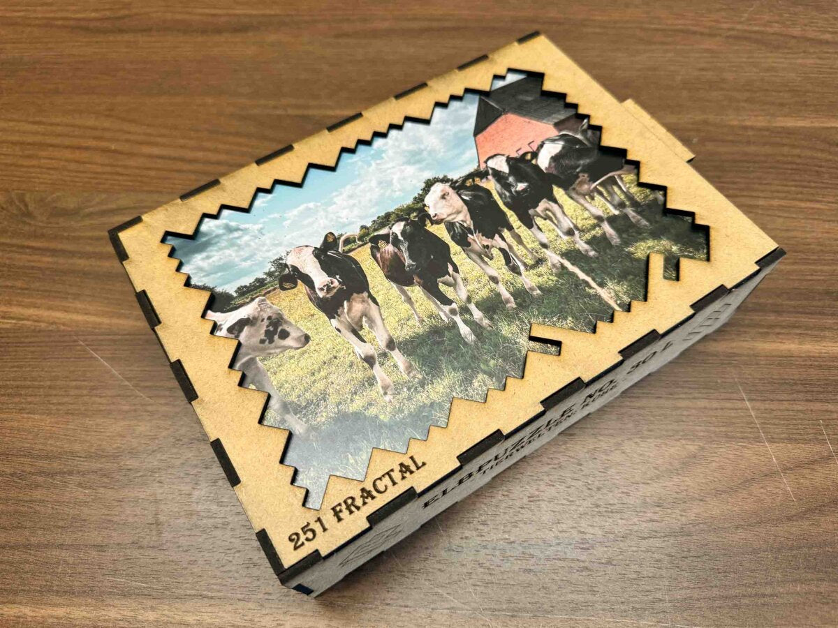 elbPUZZLE No. 30 - Tierwelten: Kühe - Fractale Edition / Standard / 28x40 cm / 333 Teile