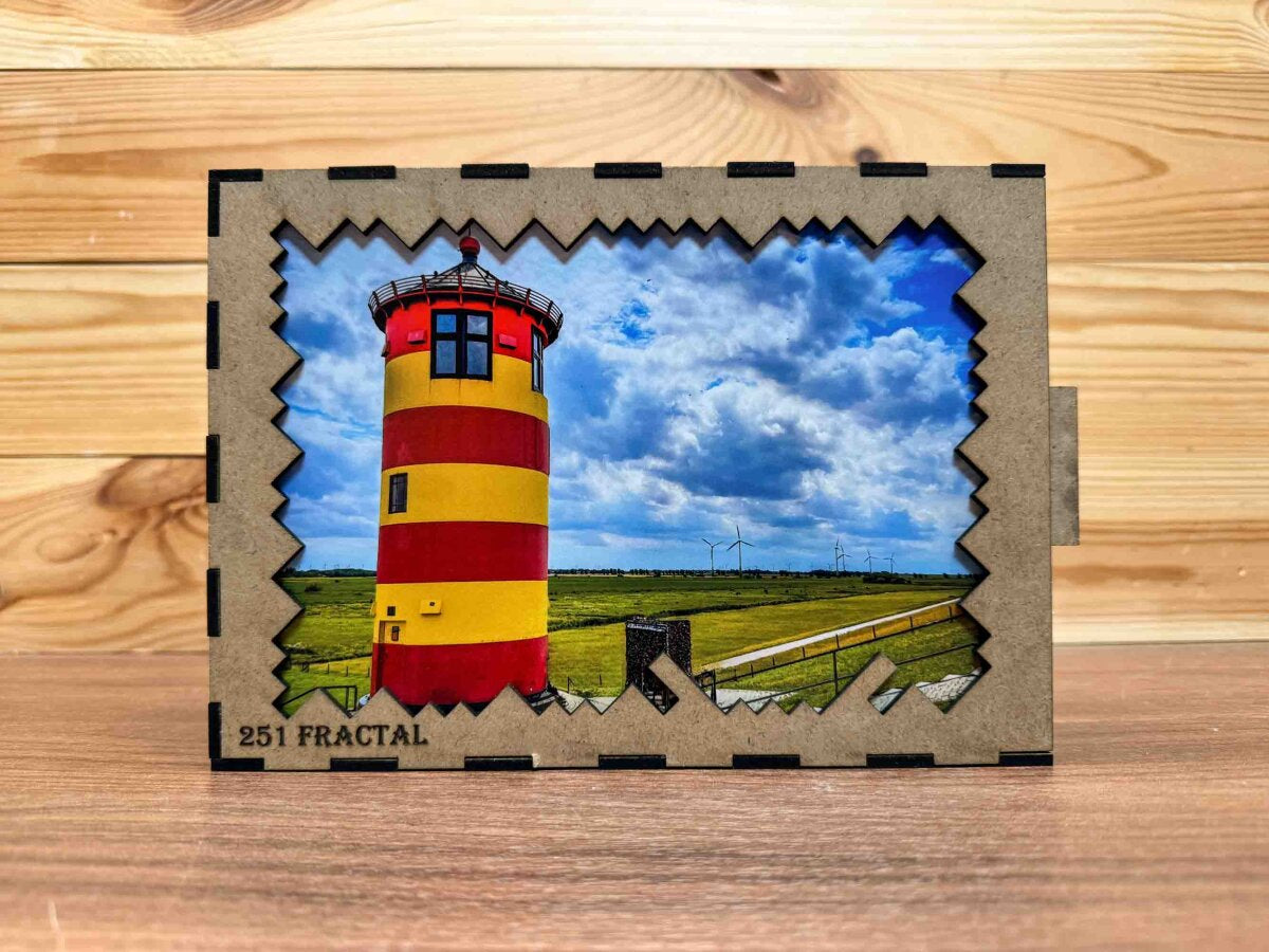 elbPUZZLE No. 36 - Pilsumer Leuchtturm - Fractale Edition 251 Teile L