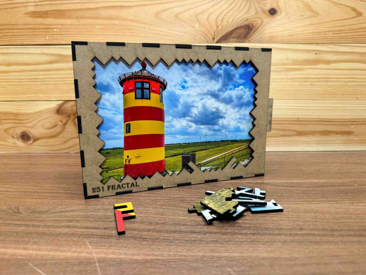 elbPUZZLE No. 36 - Pilsumer Leuchtturm - Fractale Edition 251 Teile L