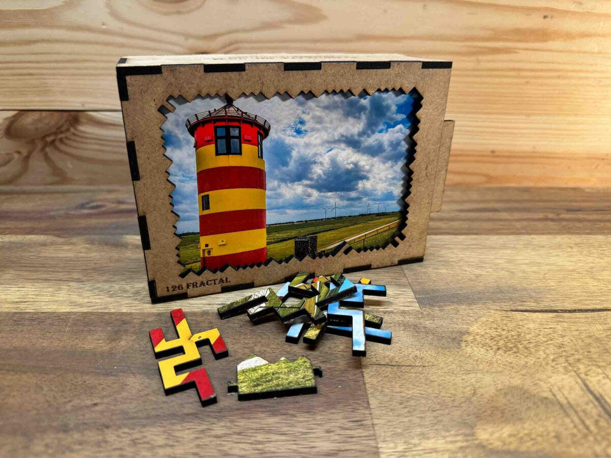 elbPUZZLE No. 36 - Pilsumer Leuchtturm - Fractale Edition 183 Teile M