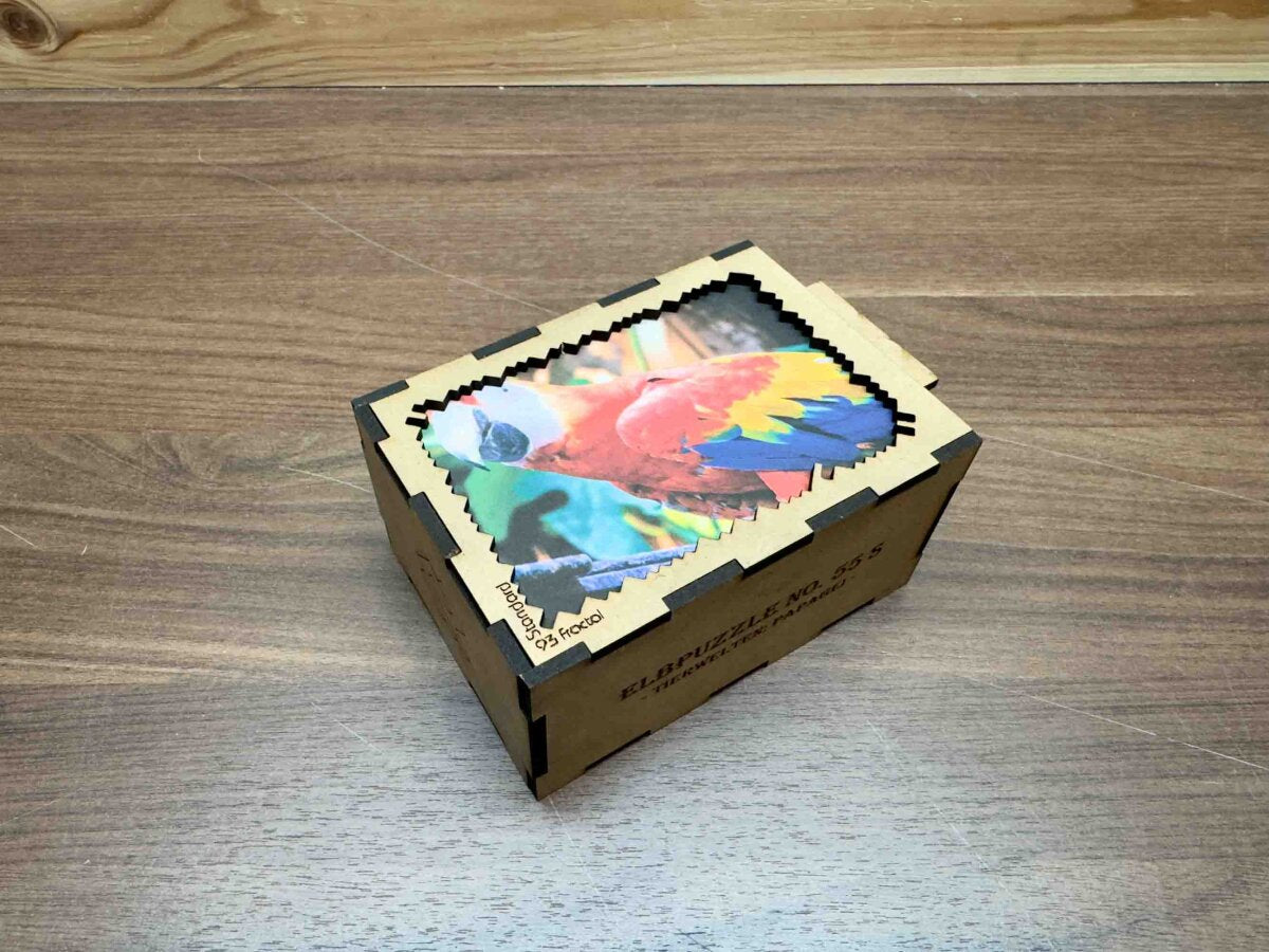 elbPUZZLE No. 55 - Tierwelten: Papagei - Fractale Edition M (180 Teile)