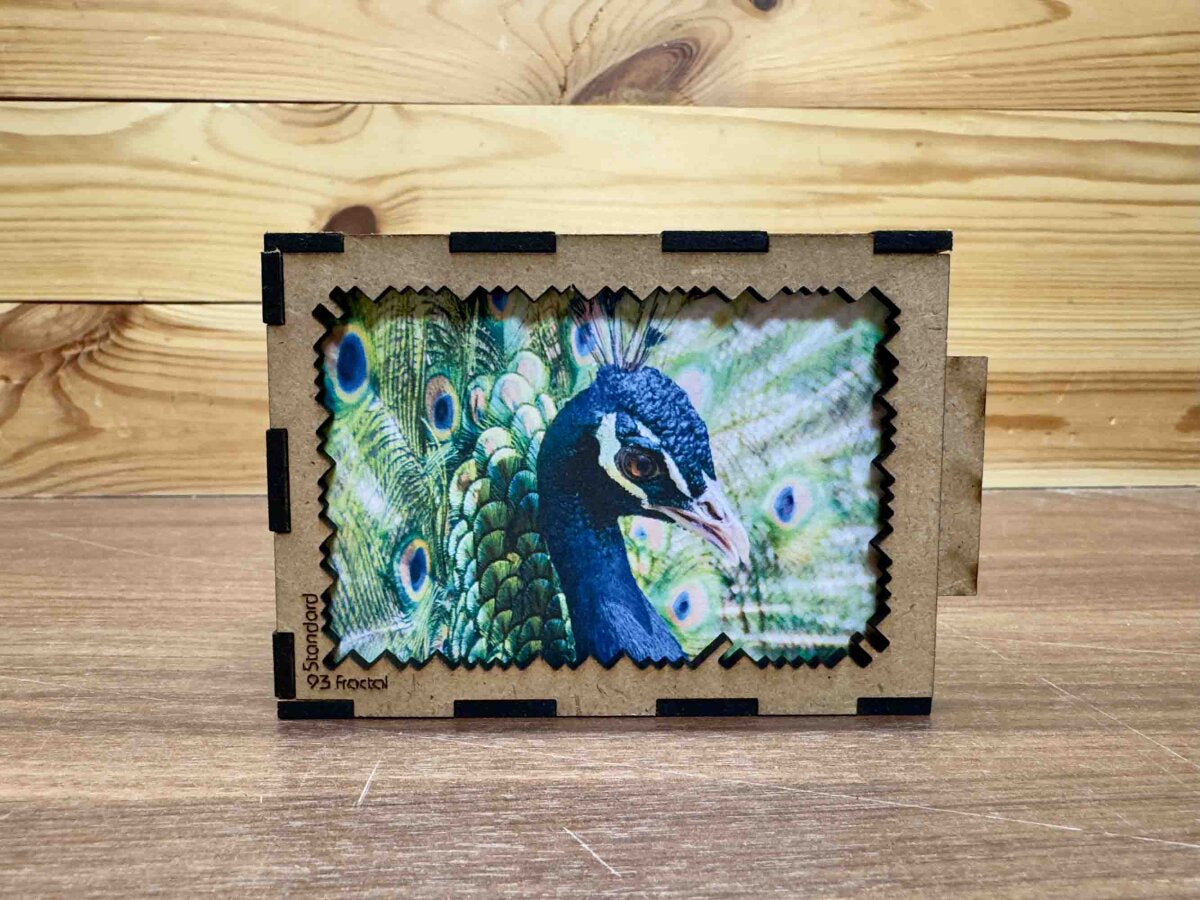 elbPUZZLE No. 57 - Tierwelten: Pfau - Fractale Edition L (289 Teile)