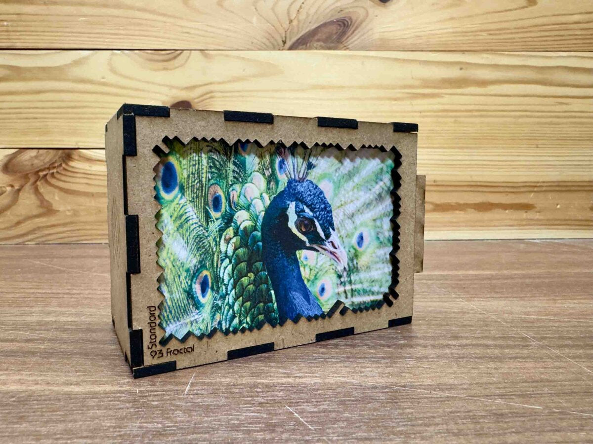 elbPUZZLE No. 57 - Tierwelten: Pfau - Fractale Edition L (289 Teile)