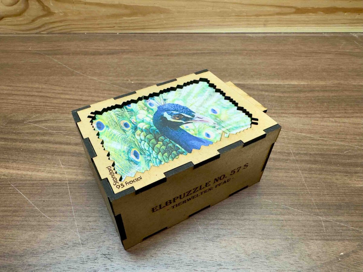 elbPUZZLE No. 57 - Tierwelten: Pfau - Fractale Edition L (289 Teile)