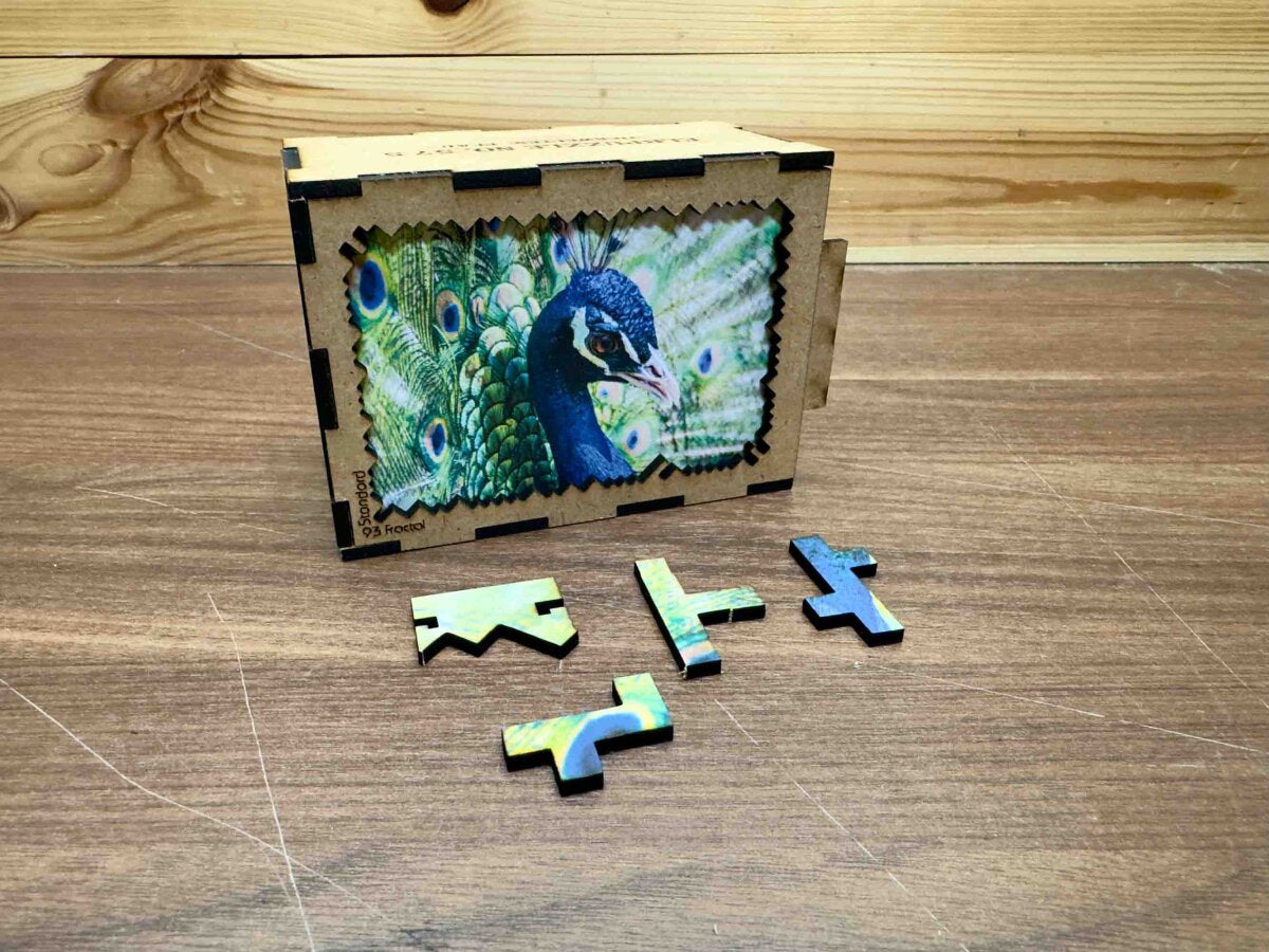 elbPUZZLE No. 57 - Tierwelten: Pfau - Fractale Edition L (289 Teile)