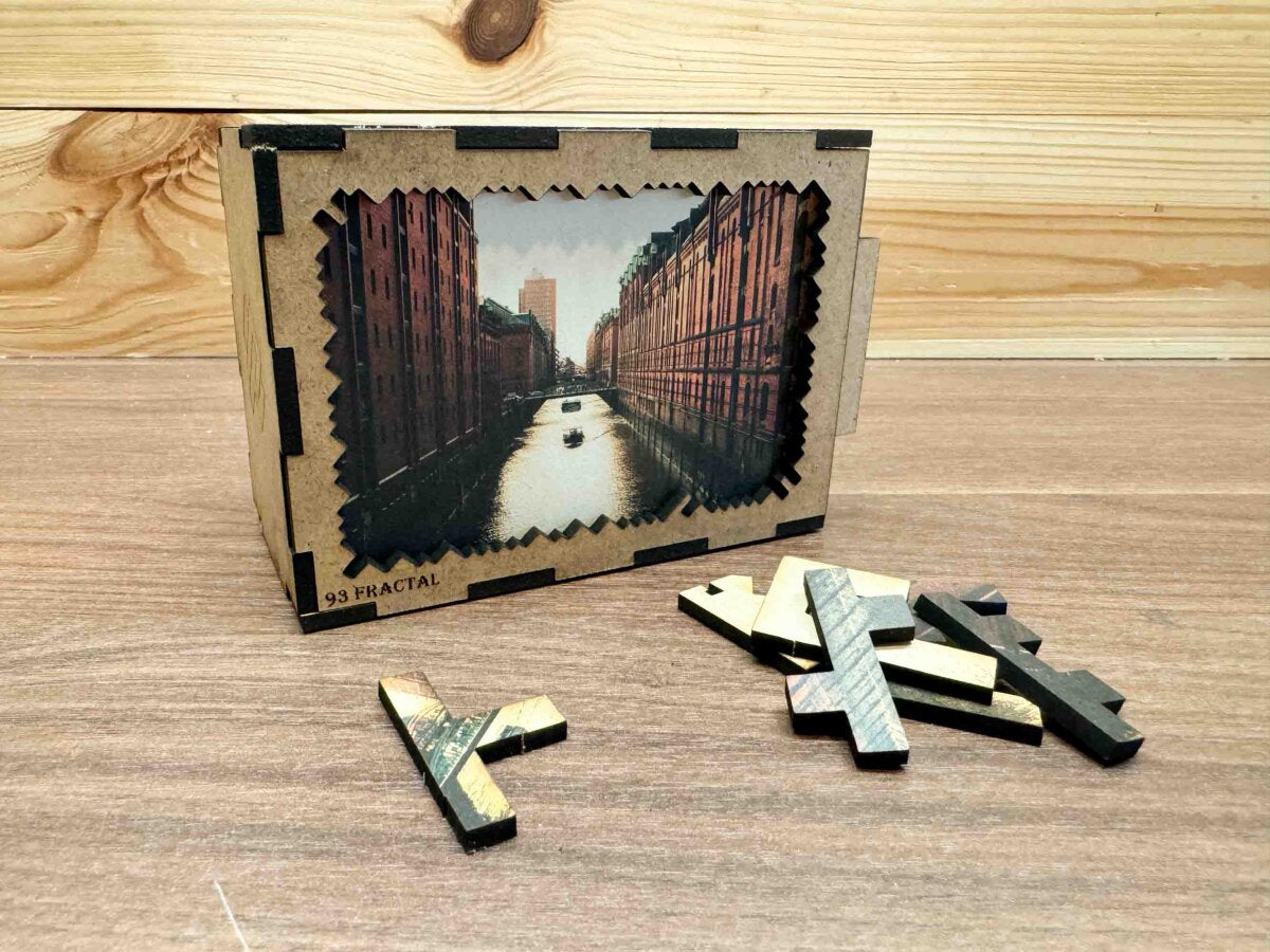 elbPUZZLE No. 24 - Speicherstadt - Fractale Edition XL (595 Teile)