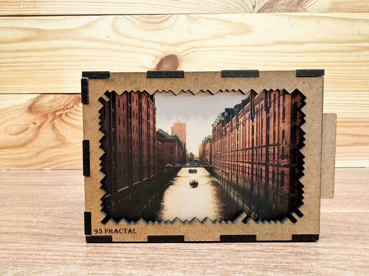 elbPUZZLE No. 24 - Speicherstadt - Fractale Edition XXL (1222 Teile)